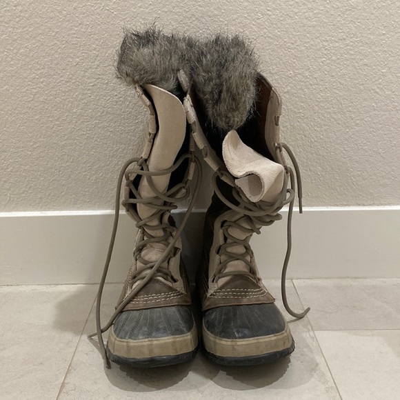Sorel Waterproof Boots - Picture 1 of 3